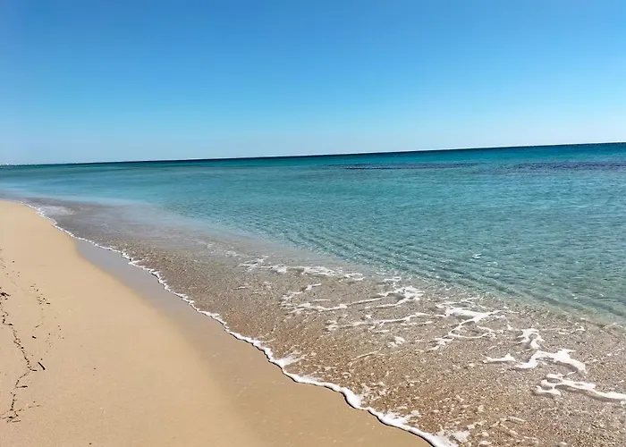 SULLA SPIAGGIA VILLETTA A SCHIERA int.11